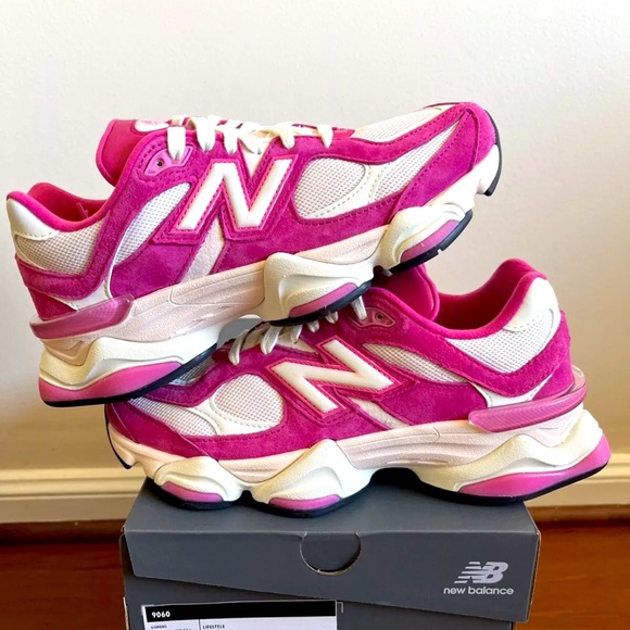 💓💞🌺 NEW BALANCE 9060 FUCHSIA PINK 💓💞🌺 - Picture 2 of 5
